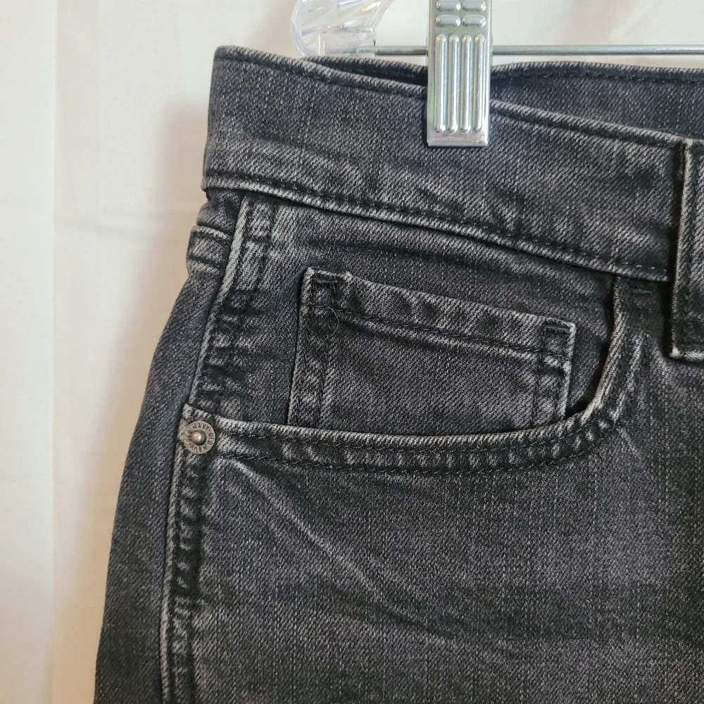 Old Navy Mid-Rise Boyfriend Denim Shorts Faded Black Raw Hem Women's Size 14 NEW
